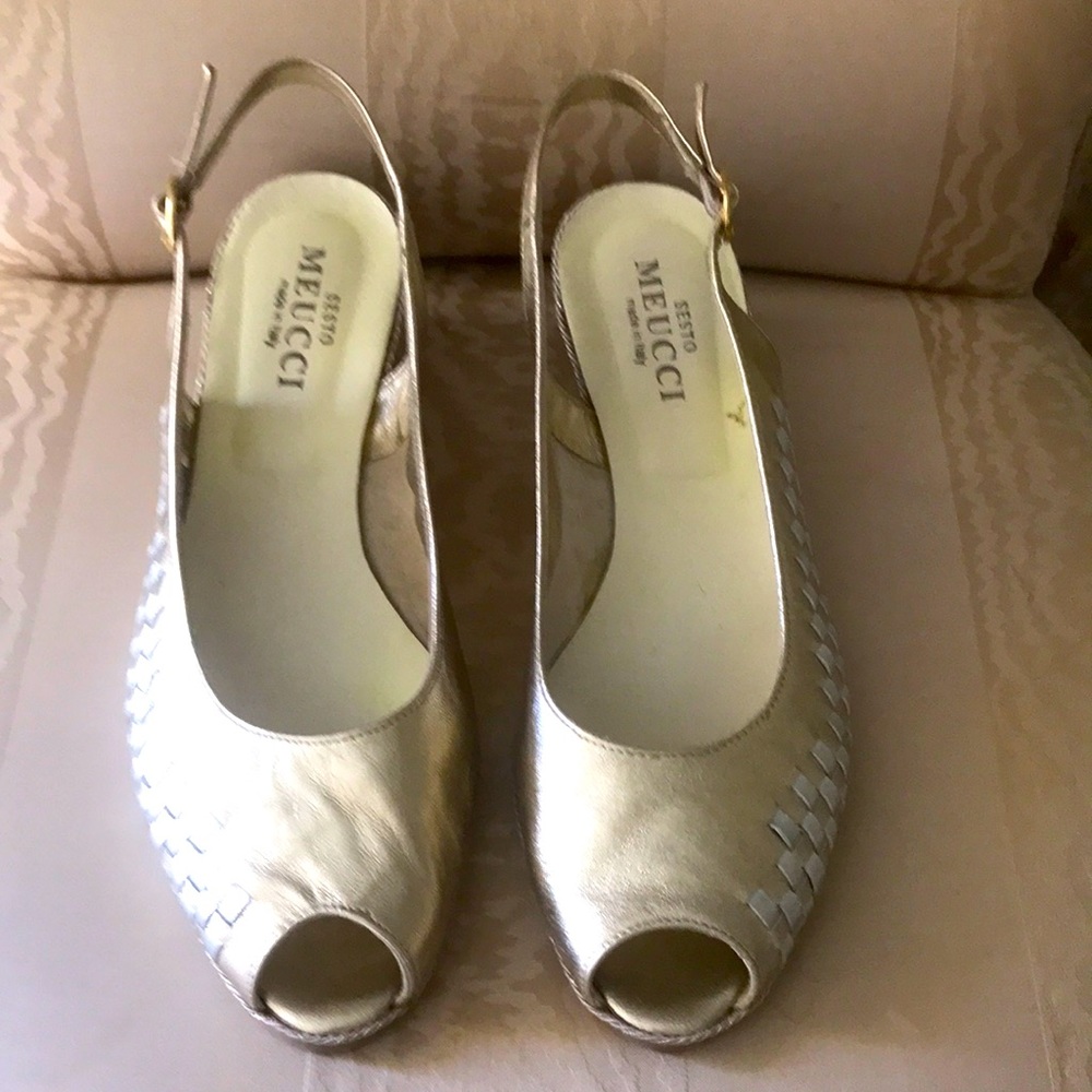 NWOT Sesto Meucci Italian champagne leather sling back wedge sandals. Sz 9.5m